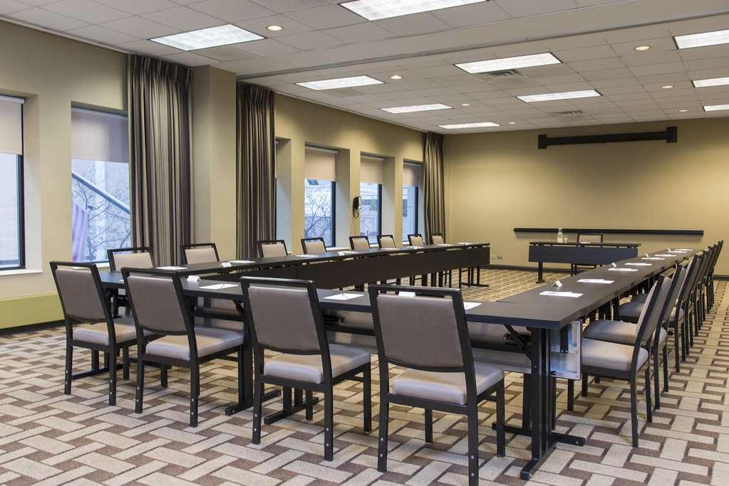 Hampton Inn & Suites Chicago-Downtown Съоръжения снимка