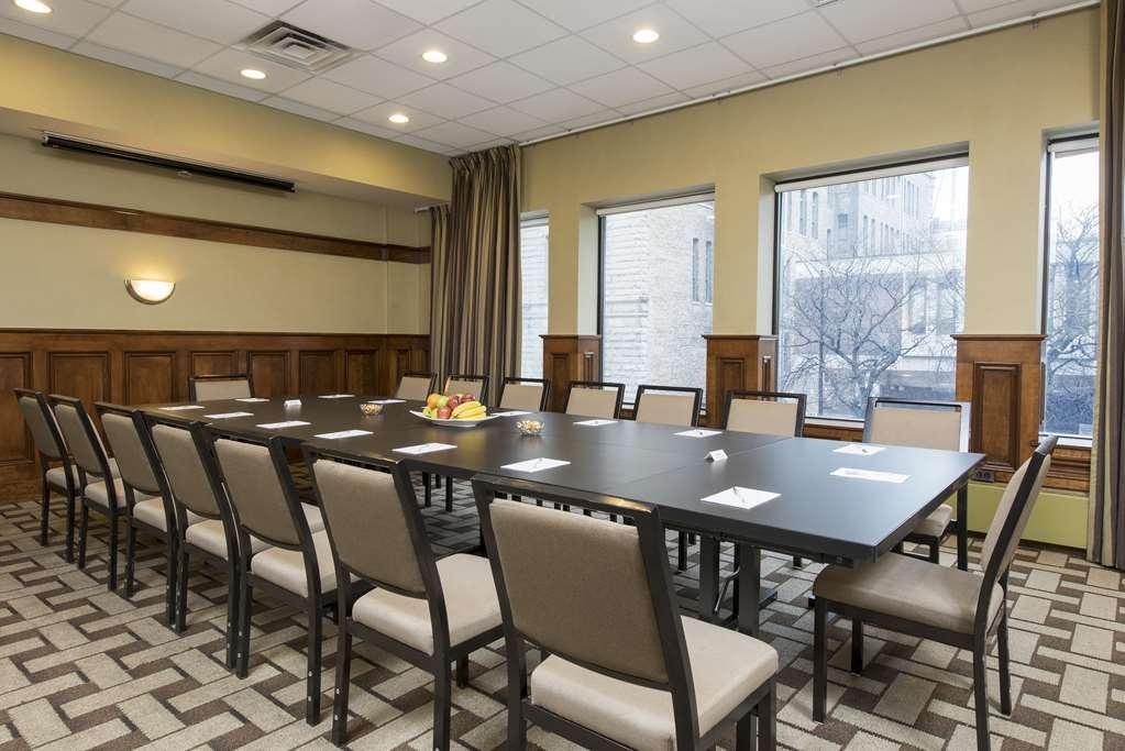 Hampton Inn & Suites Chicago-Downtown Съоръжения снимка