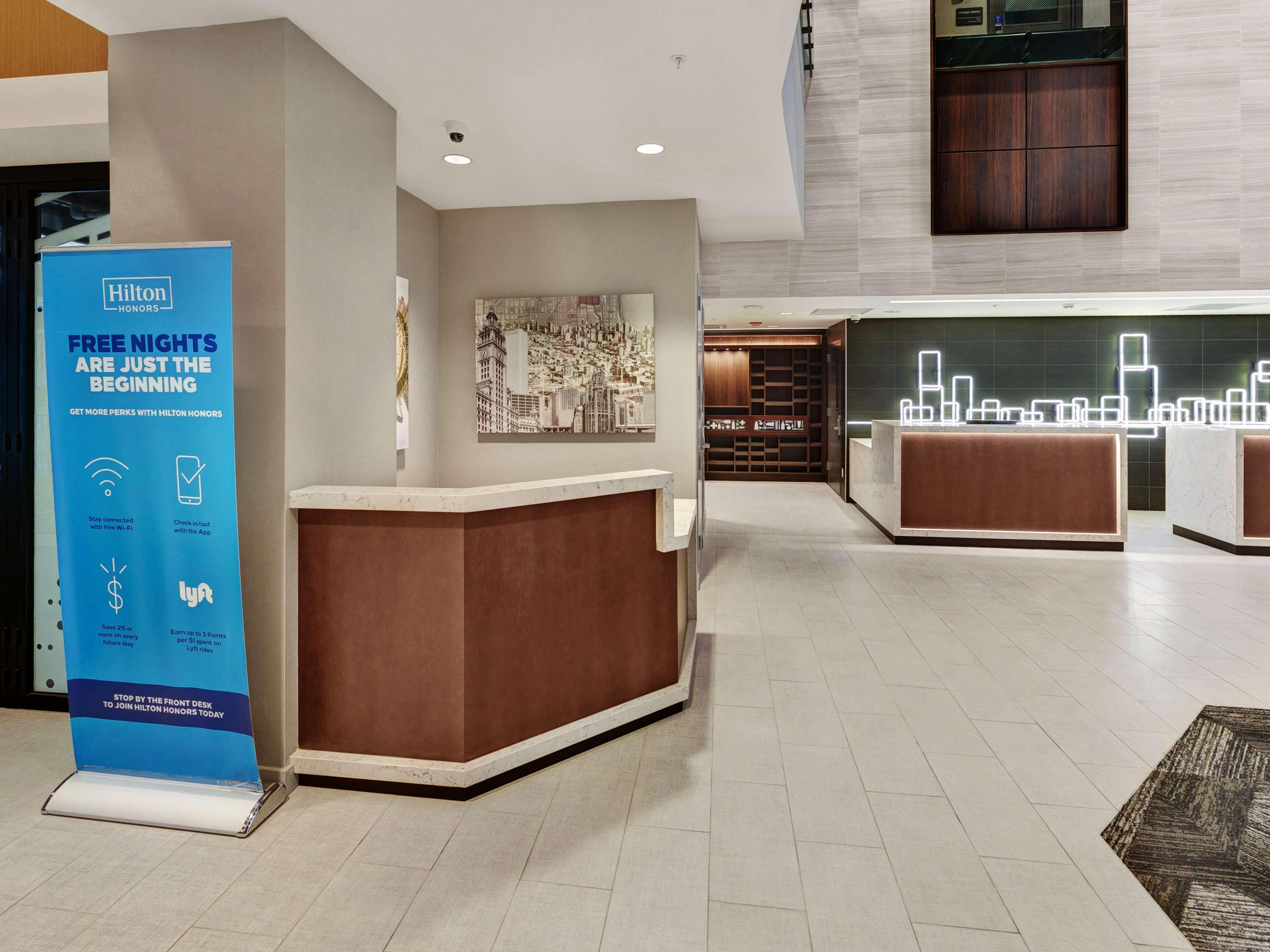 Hampton Inn & Suites Chicago-Downtown Екстериор снимка