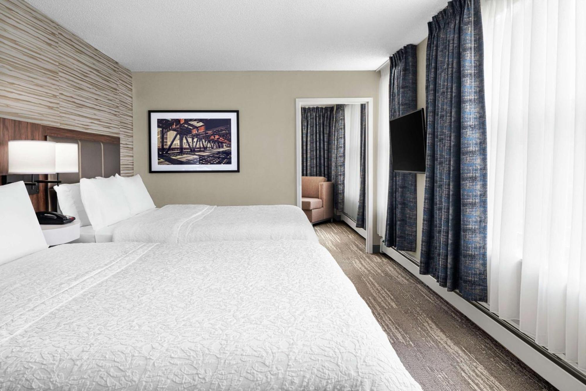 Hampton Inn & Suites Chicago-Downtown Екстериор снимка