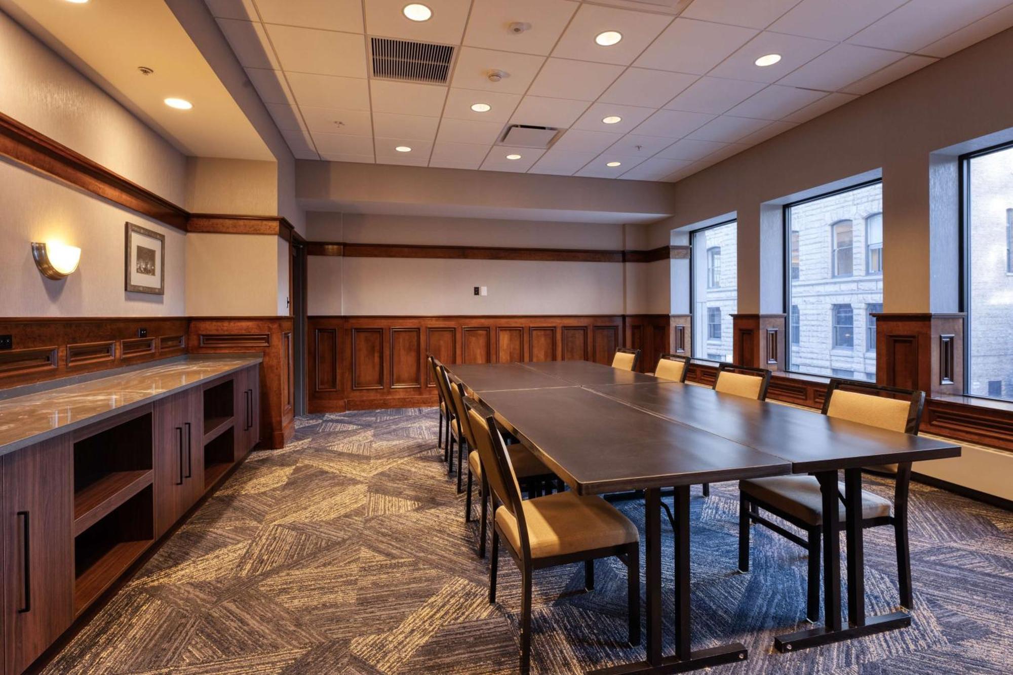 Hampton Inn & Suites Chicago-Downtown Екстериор снимка