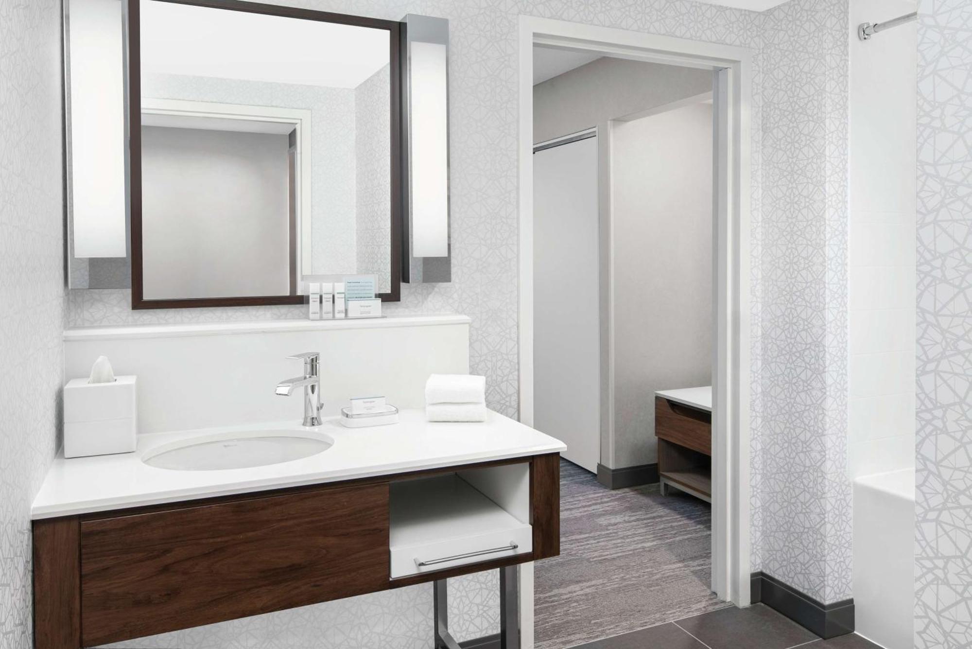 Hampton Inn & Suites Chicago-Downtown Екстериор снимка