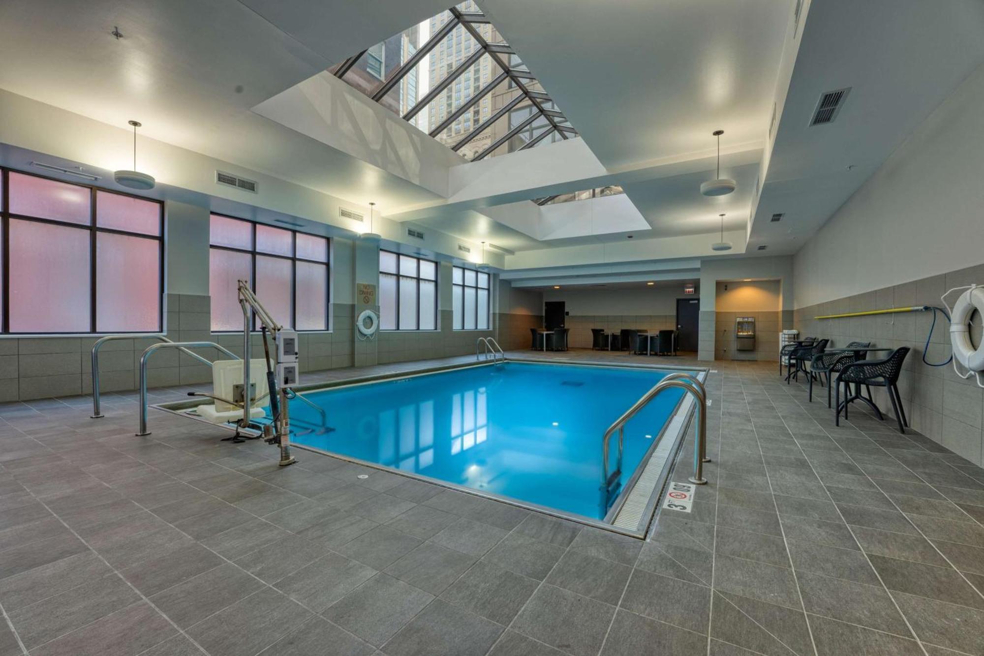 Hampton Inn & Suites Chicago-Downtown Екстериор снимка